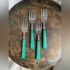 Set of 4 Oneida Christmas Green Garland stainless steel Forks w/ plastic handles